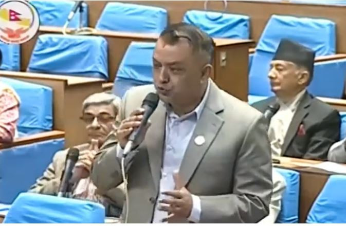 स्थानीय तहलाई सिंहदरबार आउनुपर्ने बाध्यताको अन्त्य गर्न सांसद थापाकाे माग