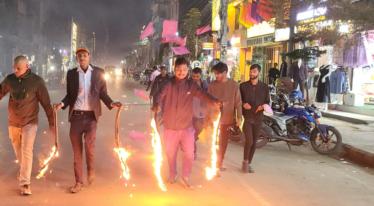 जनकपुरधाममा मुख्यमन्त्री विरुद्ध मसाल जुलुस प्रदर्शन