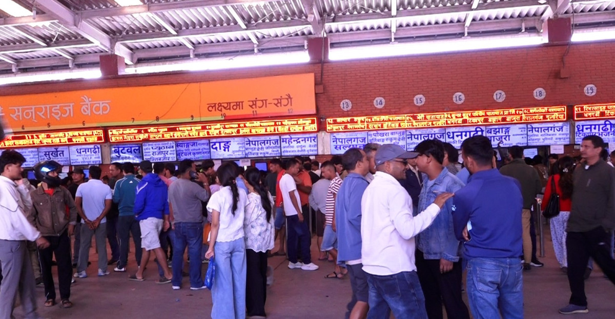 दशैंको टिकट बुकिङ खुला भएसँगै टिकट बुकिङ गर्नेहरुको भीड बढ्यो